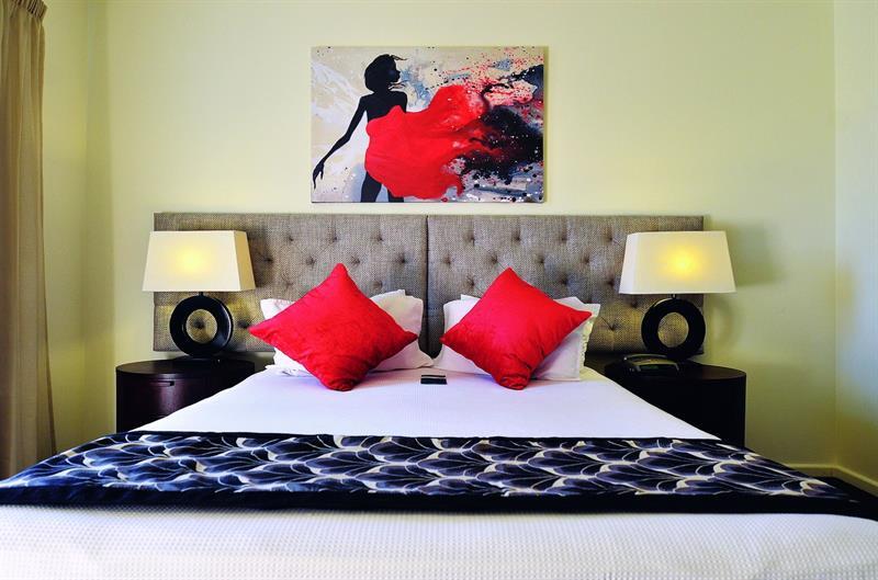 Metro Advance & Aparthotel 4*